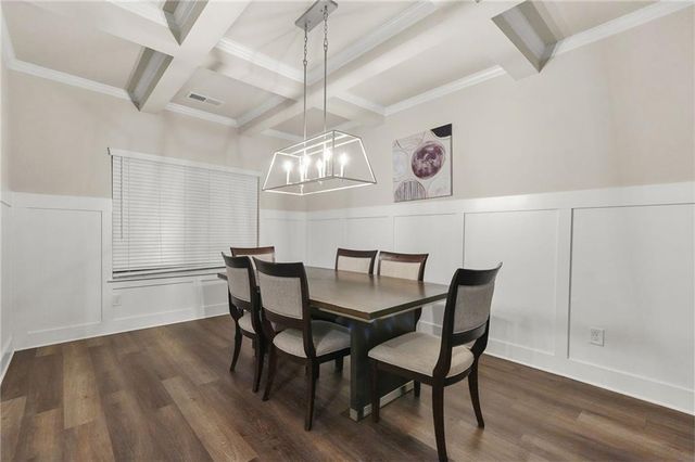 689 S Jeff Davis Drive, Fayetteville, GA 30215