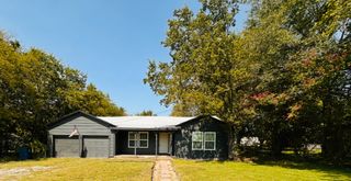 702 W Main Street, Ladonia, TX 75449