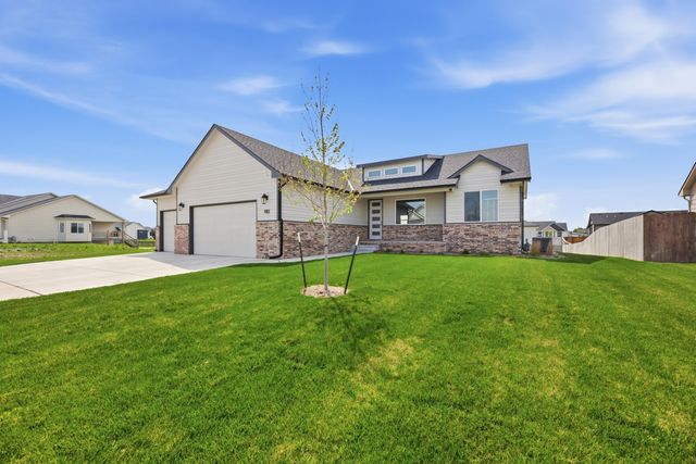 182 S Wellcrest Ct, Goddard, KS 67052