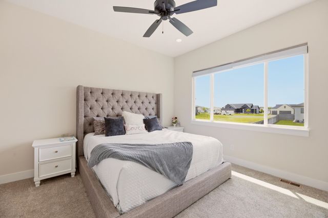 182 S Wellcrest Ct, Goddard, KS 67052