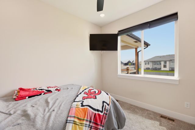 182 S Wellcrest Ct, Goddard, KS 67052