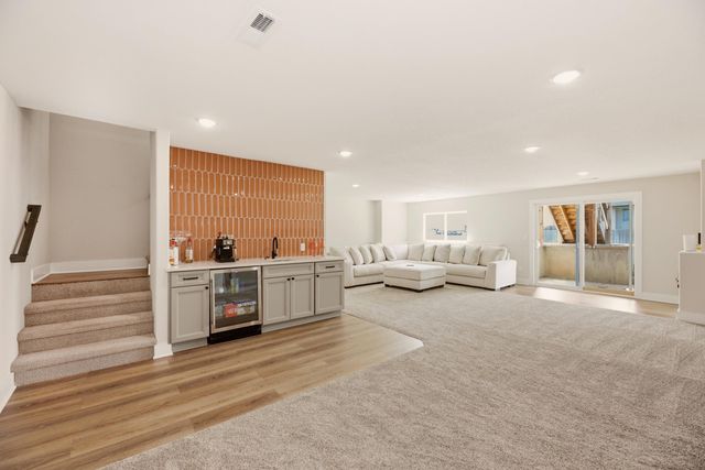 182 S Wellcrest Ct, Goddard, KS 67052