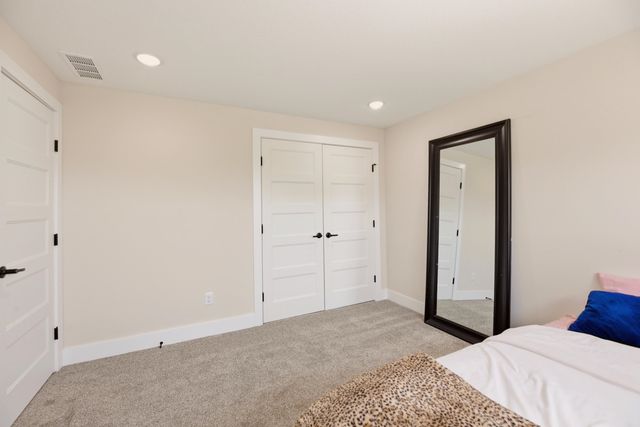 182 S Wellcrest Ct, Goddard, KS 67052