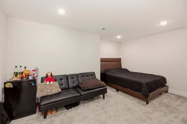 182 S Wellcrest Ct, Goddard, KS 67052