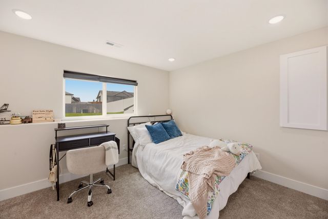 182 S Wellcrest Ct, Goddard, KS 67052