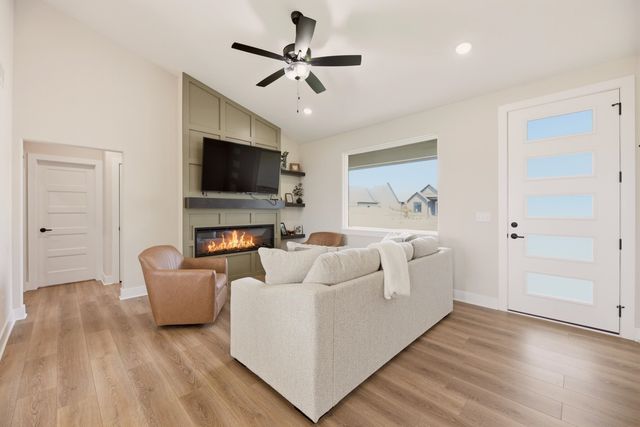 182 S Wellcrest Ct, Goddard, KS 67052