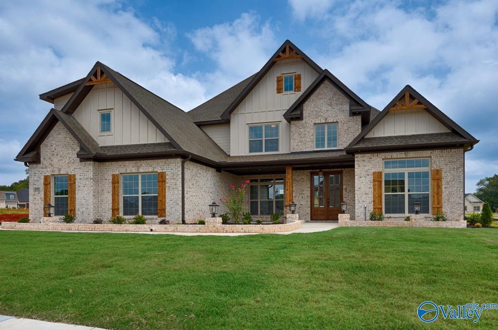 20949 Lakewood Drive, Athens, AL 35611