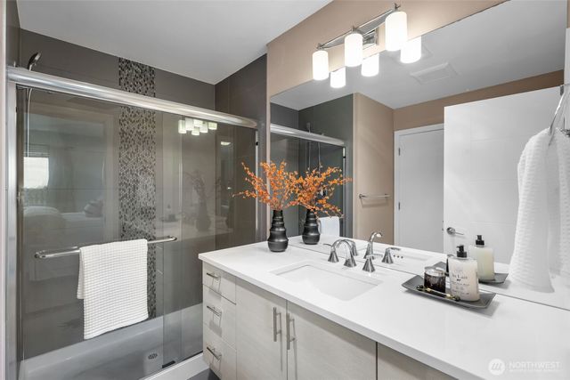 2311 N 113th Place #B, Seattle, WA 98133