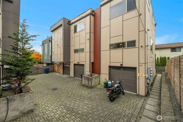 2311 N 113th Place #B, Seattle, WA 98133