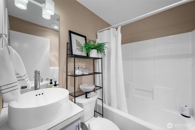 2311 N 113th Place #B, Seattle, WA 98133