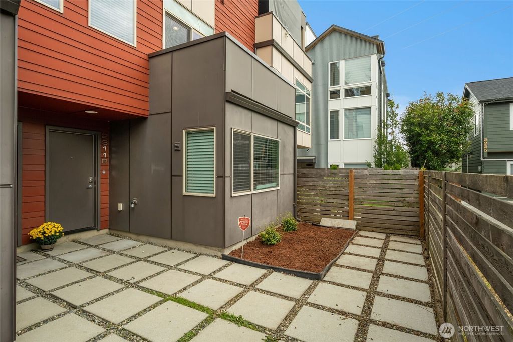 2311 N 113th Place #B, Seattle, WA 98133