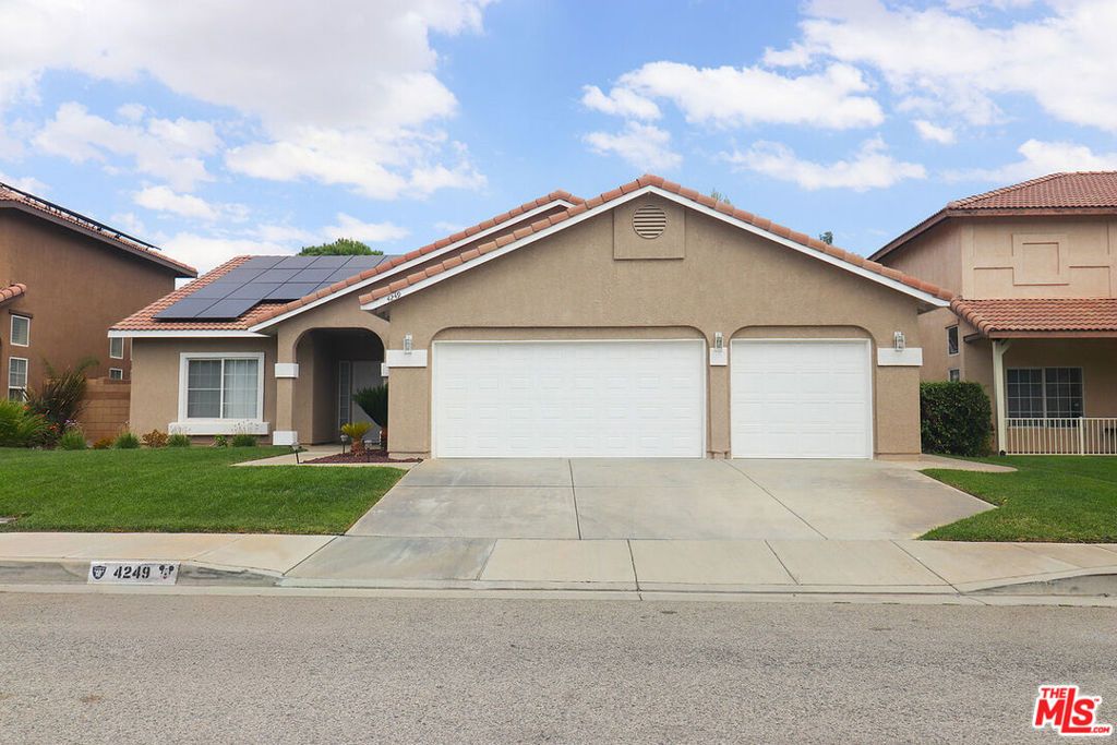 4249 Sungate Drive, Palmdale, CA 93551