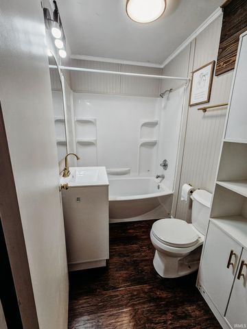 1301 S Boeke Road, Evansville, IN 47714