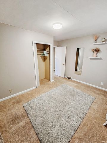 1301 S Boeke Road, Evansville, IN 47714