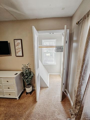 1301 S Boeke Road, Evansville, IN 47714