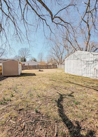 1301 S Boeke Road, Evansville, IN 47714