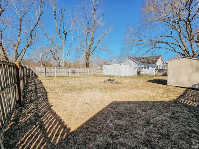 1301 S Boeke Road, Evansville, IN 47714