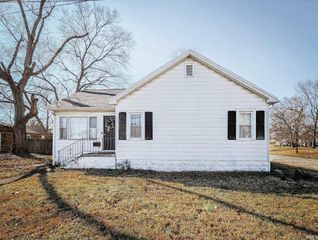 1301 S Boeke Road, Evansville, IN 47714