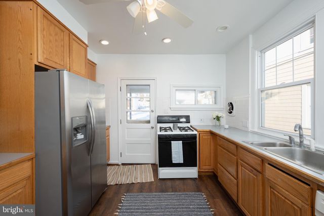 2423 JENKINTOWN RD, Glenside, PA 19038