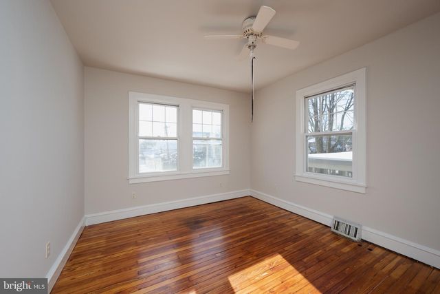 2423 JENKINTOWN RD, Glenside, PA 19038