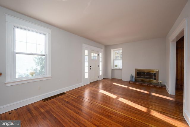 2423 JENKINTOWN RD, Glenside, PA 19038