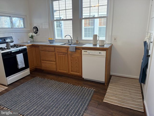 2423 JENKINTOWN RD, Glenside, PA 19038