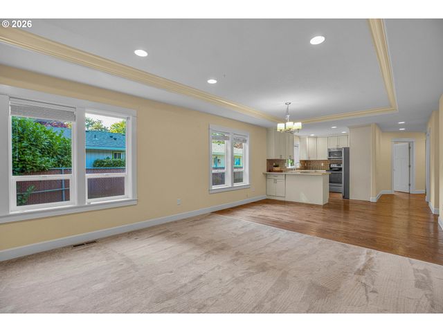 813 Ne 194TH Ave, Portland, OR 97230