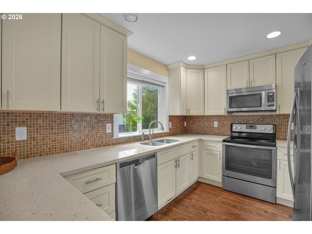 813 Ne 194TH Ave, Portland, OR 97230