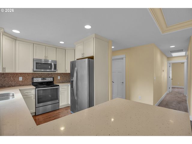 813 Ne 194TH Ave, Portland, OR 97230
