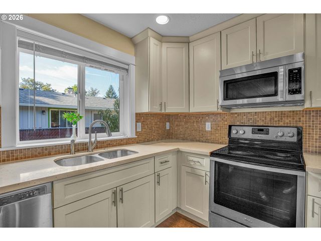 813 Ne 194TH Ave, Portland, OR 97230
