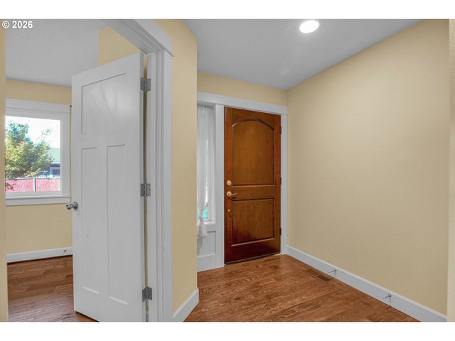 813 Ne 194TH Ave, Portland, OR 97230