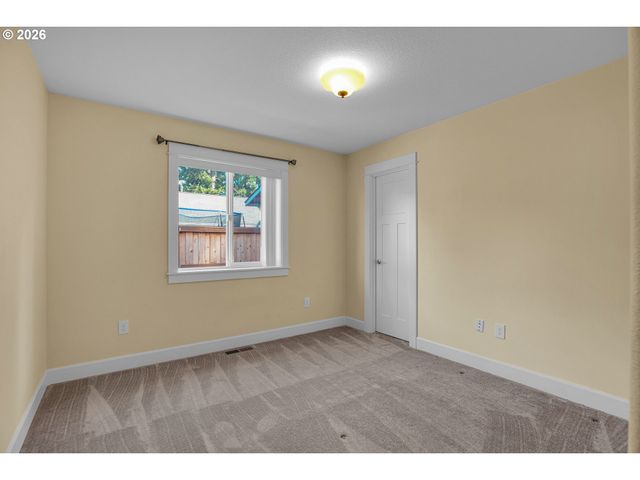 813 Ne 194TH Ave, Portland, OR 97230