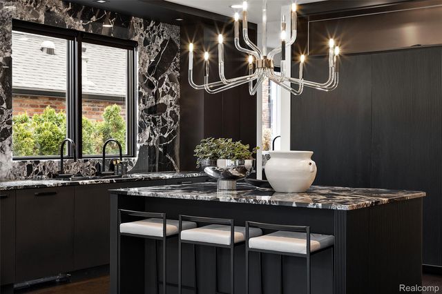 830 Harmon Street, Birmingham, MI 48009