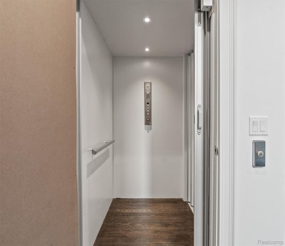 830 Harmon Street, Birmingham, MI 48009