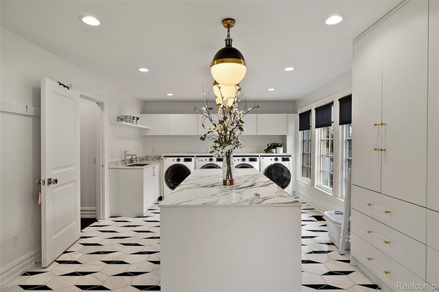 830 Harmon Street, Birmingham, MI 48009