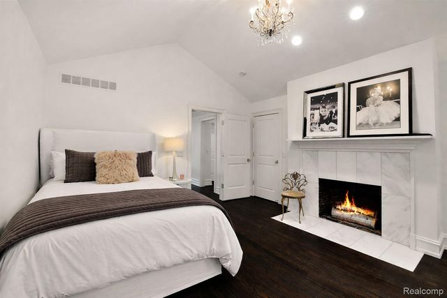 830 Harmon Street, Birmingham, MI 48009