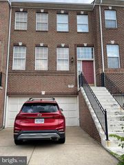 2627 TARLETON CORNER DR, Herndon, VA 20171