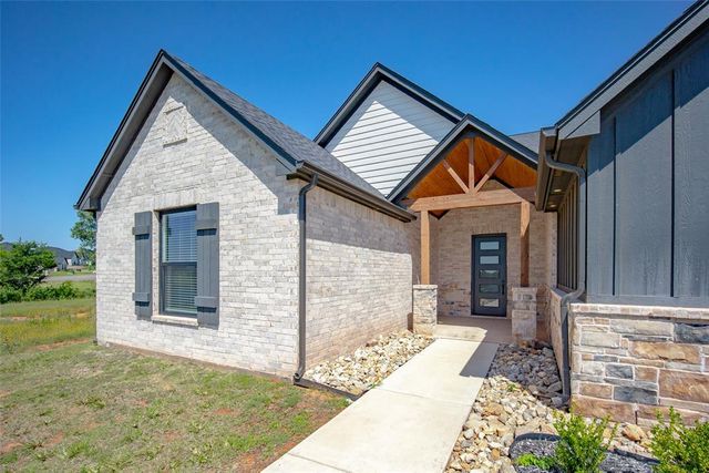 2280 Cottage Lane, Blanchard, OK 73010