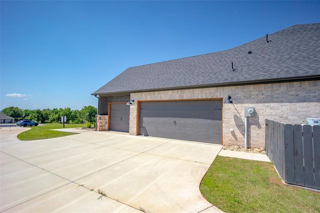 2280 Cottage Lane, Blanchard, OK 73010