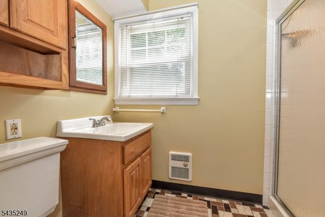 51 Charles St, Dumont Boro, NJ 07628
