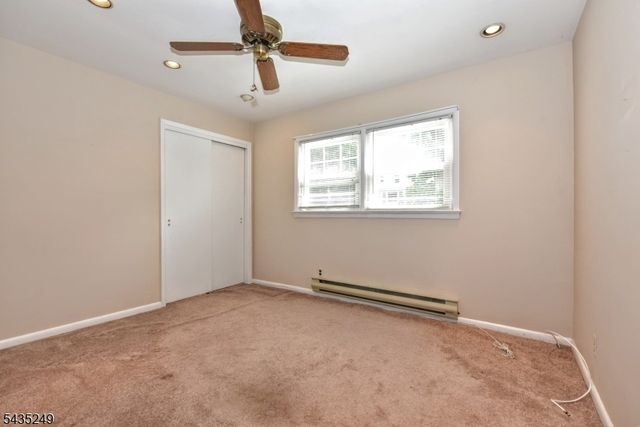 51 Charles St, Dumont Boro, NJ 07628