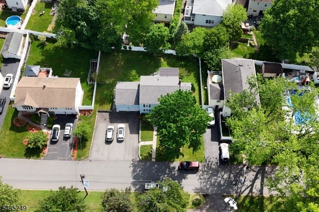 51 Charles St, Dumont Boro, NJ 07628