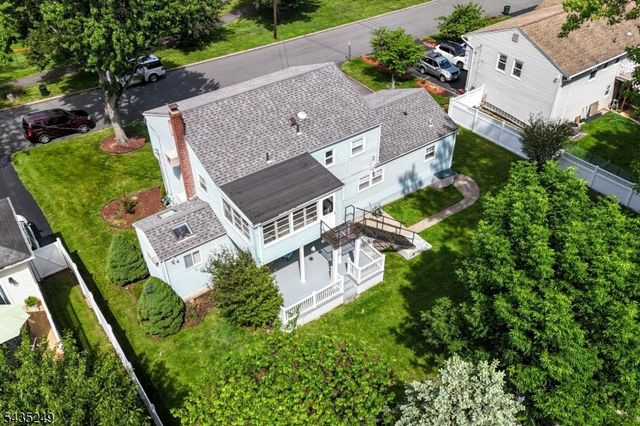 51 Charles St, Dumont Boro, NJ 07628