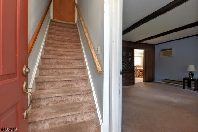 51 Charles St, Dumont Boro, NJ 07628