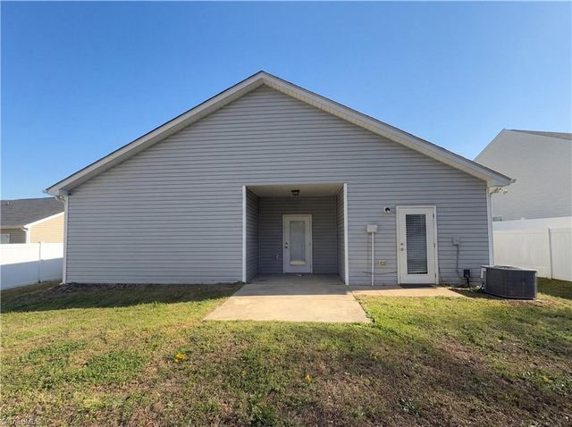 266 Kendall Drive, Winston-salem, NC 27107