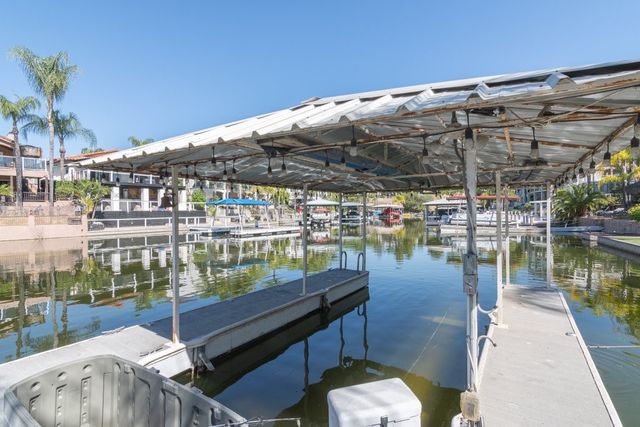 30245 White Wake, Canyon Lake, CA 92587