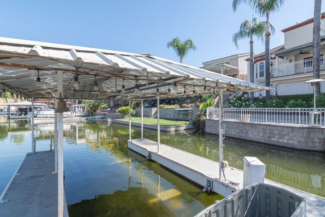 30245 White Wake, Canyon Lake, CA 92587