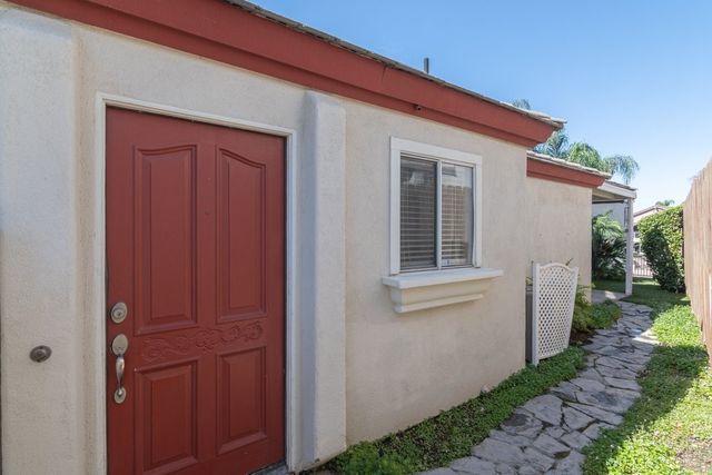 30245 White Wake, Canyon Lake, CA 92587
