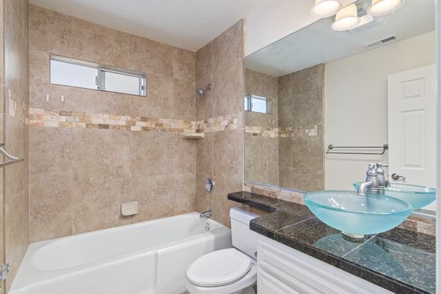 30245 White Wake, Canyon Lake, CA 92587