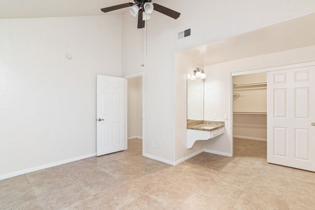 30245 White Wake, Canyon Lake, CA 92587